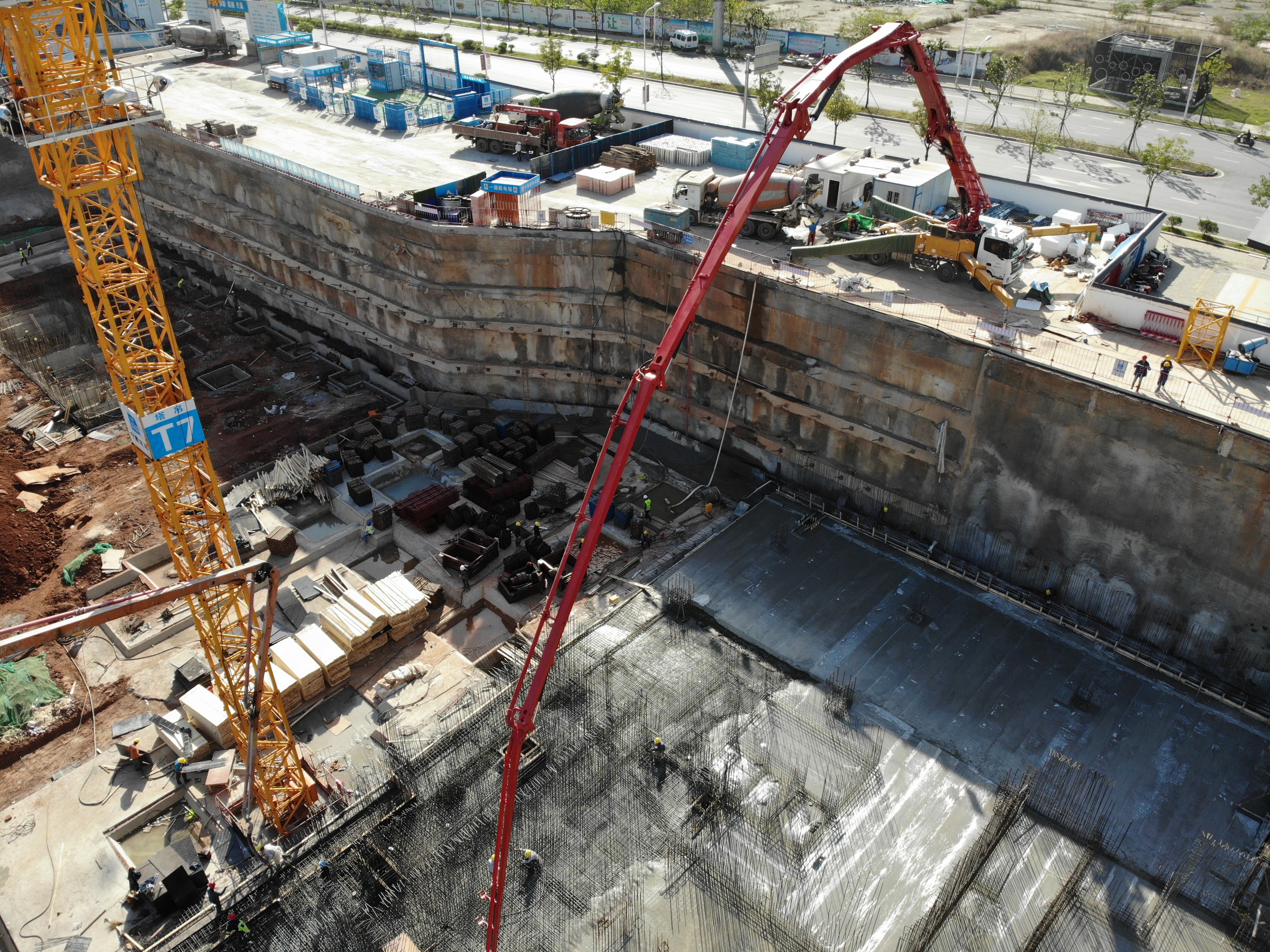 慧盟重工四橋63米泵車長(zhǎng)沙本地施工